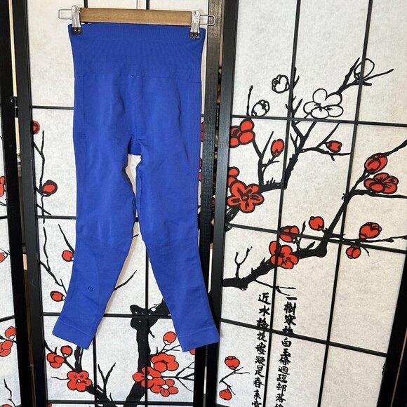 Lululemon ZONE IN TIGHT Blue High Waist Compression Crop Leggings Size 2 - Picture 6 of 8